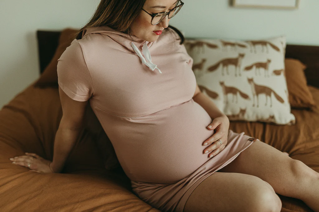 ROSE ANTIQUE robe à capuchon maternité, allaitement, postpartum – Image 4