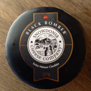 Cheddar Black Bomber - 200g